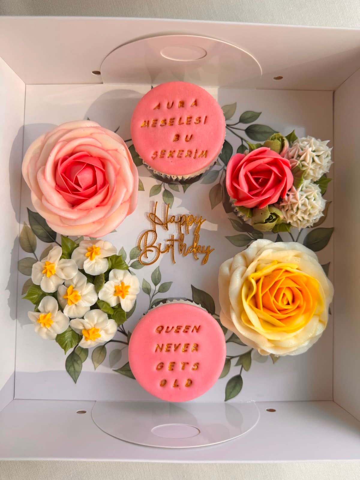 6'lı Çelenk Model Cupcake Kutusu